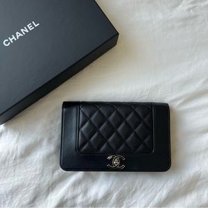 Chanel Mademoiselle WOC